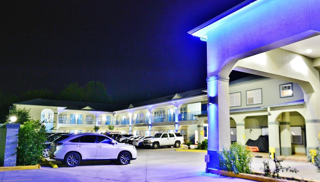 Scottish Inn And Suites Alvin Exterior photo